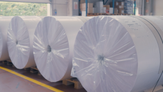 Mit dem neuen Schneidzentrum will Fedrigoni ab dem 4. Quartal 2025 die Nachfrage nach geschnittenem Etiketten-Material befriedigen (Quelle: Fedrigoni)